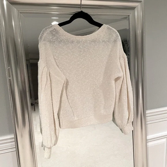 New With Tags Abercrombie Boucle Drop Shoulder XS Cream - Picture 4 of 4